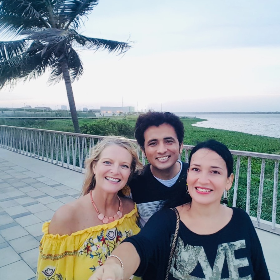 In a daytime photo, travel blogger Kate Dana and two friends visit the Malecón del Rio in Barranquilla, Colombia ©Kate Dana